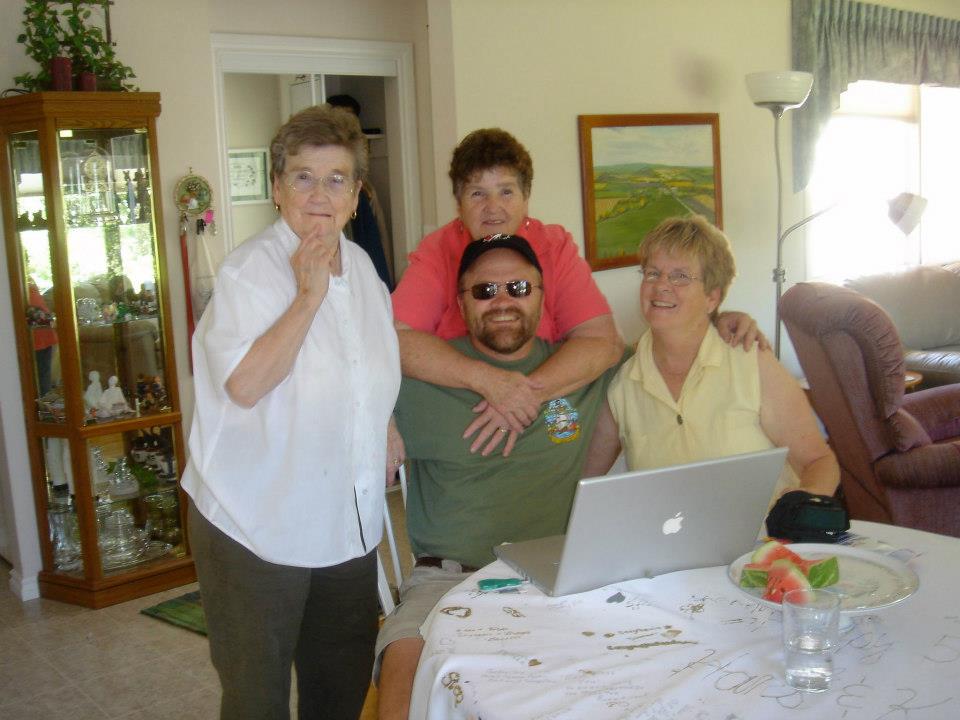 525571_10151324028824739_1829811637_n